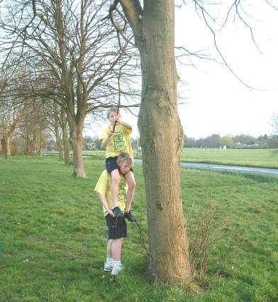 Good Friday 2007 - Pinkneys Green Scouts Easter Egg Hunt